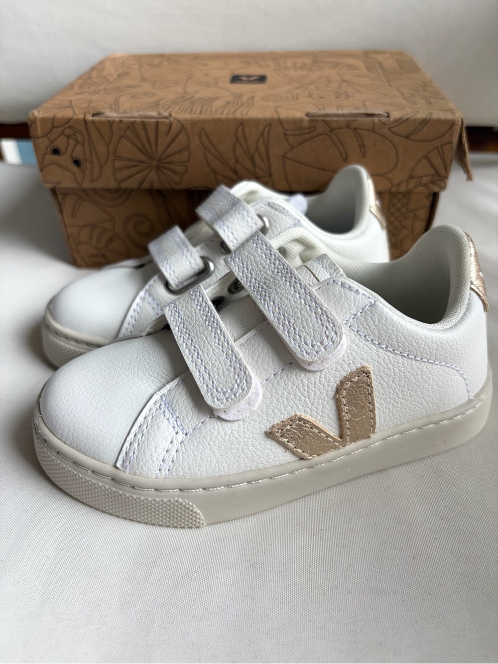 VEJA, Unisex Small Esplar (Toddler), Extra/White/Platine, 8.5 Medium